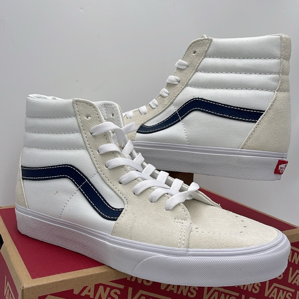 Vans WMNS Sk8-Hi (Classic Sport) Dress Blue
VN0A32QG9YG
White High-Top Sneakers - Picture 1 of 16